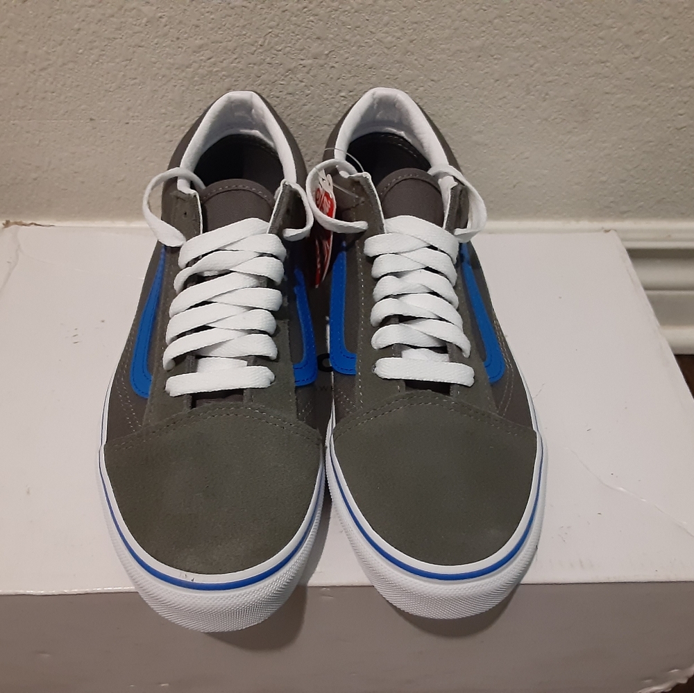 Vans - Picture 3 of 4